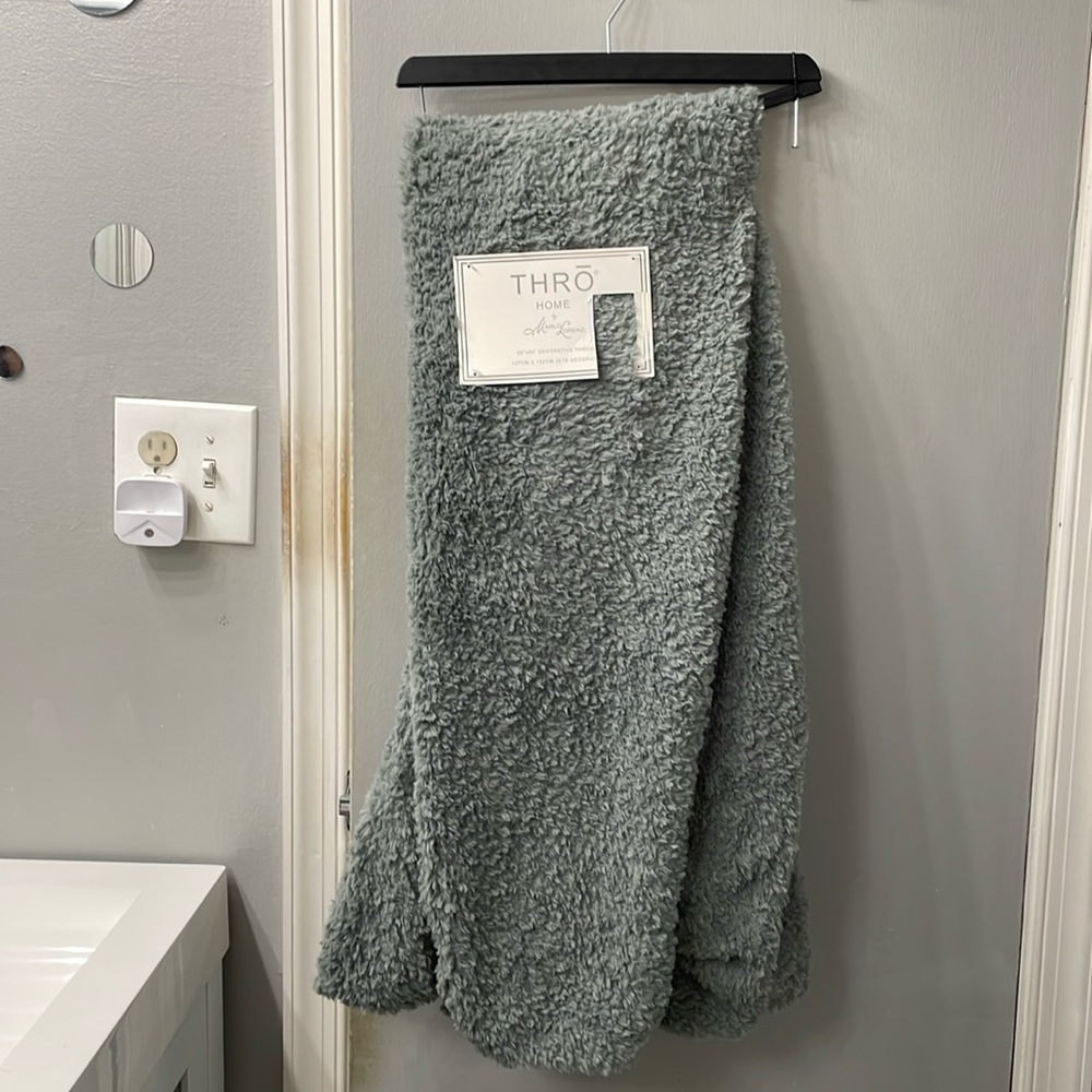THRO HOME by Marlo Lorenz Decorative Throw
